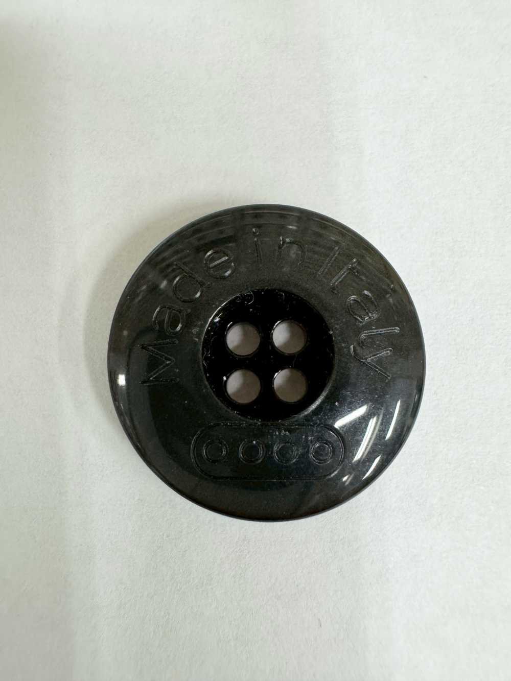 Bottone inciso Made in Italy da 20 mm