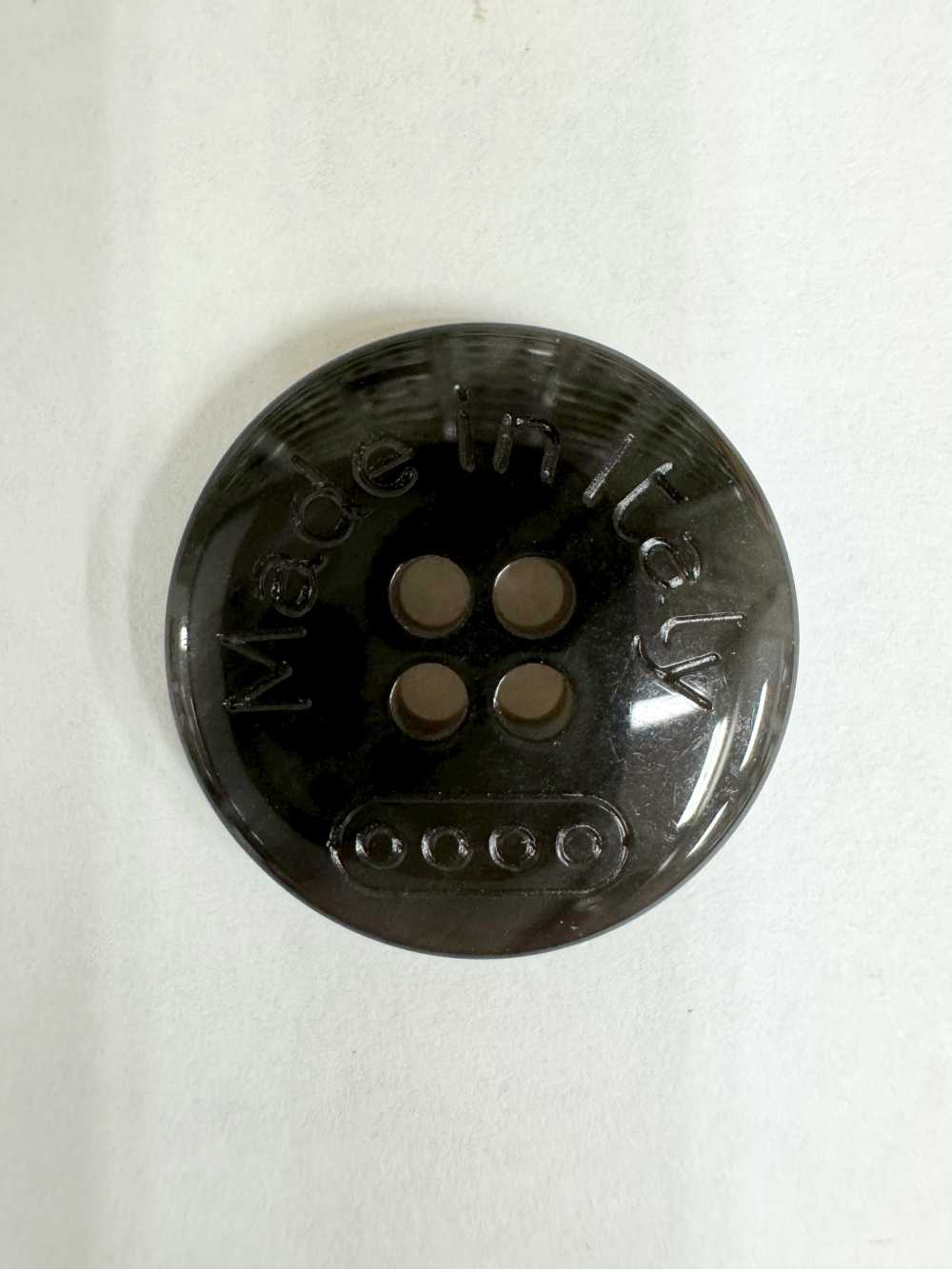 20mmのMade in Italy刻印ボタン