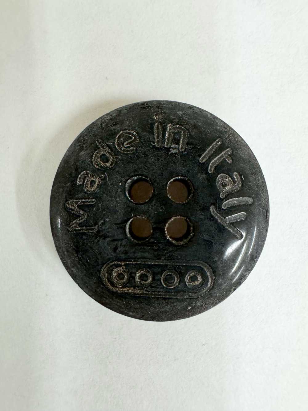 20mmのMade in Italy刻印ボタン