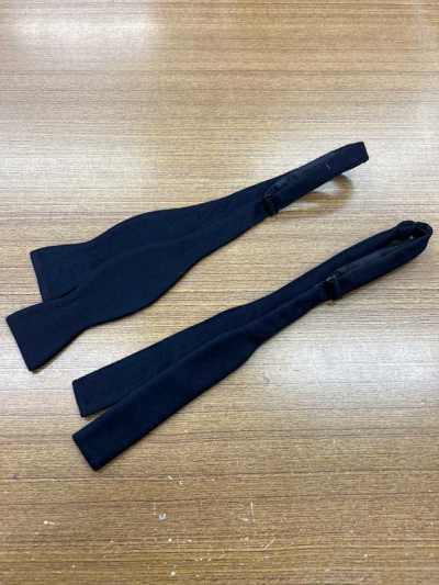 カシミアを素材とした手結び蝶ネクタイ ネイビー