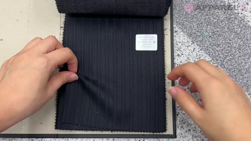 97431 TRADITIONAL FABRIC スーツ用 多様素材 黒 ストライプ